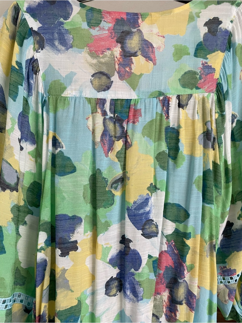 Hope & Harlow Watercolor Floral Peasant Top Size L Blue Green Boho Crochet Lace - Picture 7 of 13